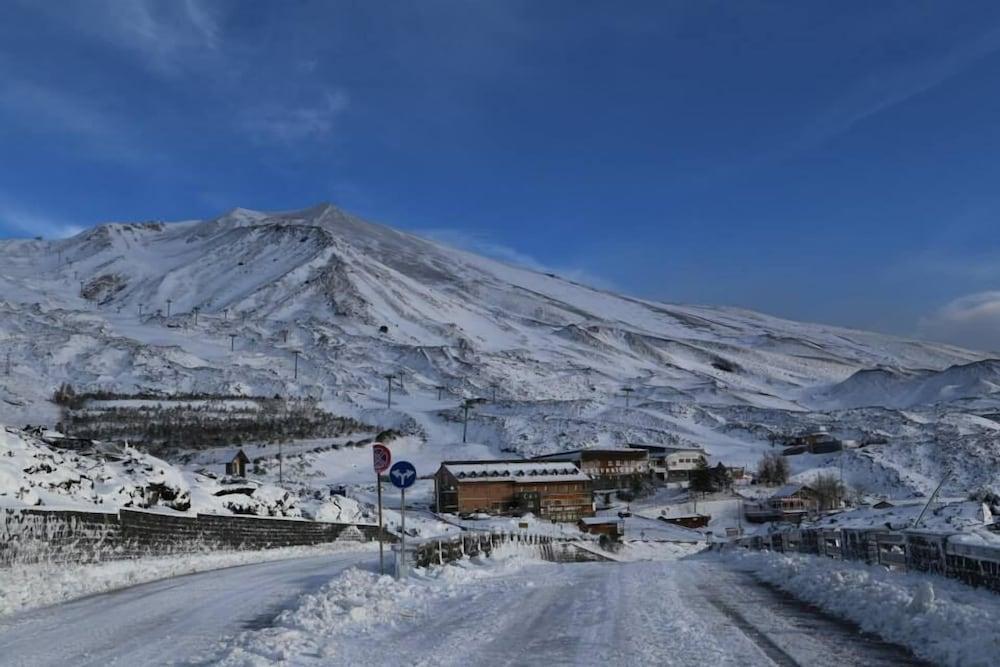 Rifugio Sapienza Hotel Nicolosi Exterior photo